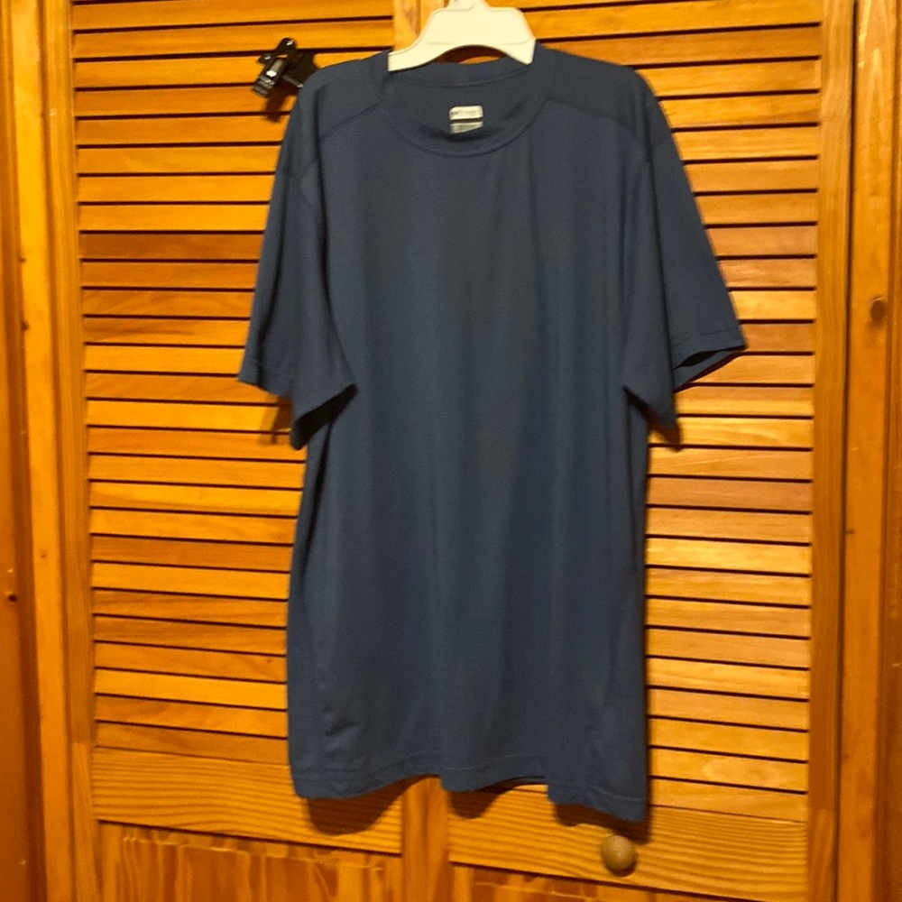 Columbia.   Titanium  Dark navy color very nice t shirt